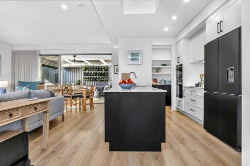 Konyha, Witton Breeze - Modern Seaside Stay by Jetty & Cafés (Witton Breeze - Modern Seaside Stay by Jetty & Cafes) in Port Noarlunga
