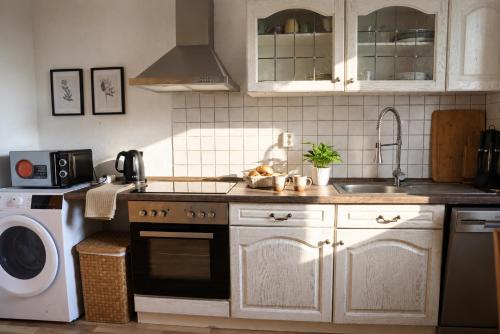 5-Personen Apartment ideal für Monteure - Einzelbetten, Self Check-in, Küche, Waschmaschine (5-Personen Apartment ideal fur Monteure - Einzelbetten, Self Check-in, Kuche, Waschmaschine) in Mersebourg