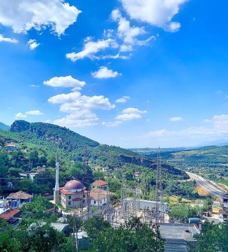 Nature Escape in an Albanian Village Near Tirana in イーベ エ ポシュメ