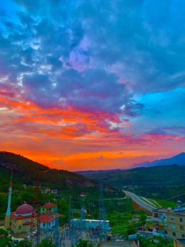 Nature Escape in an Albanian Village Near Tirana in イーベ エ ポシュメ