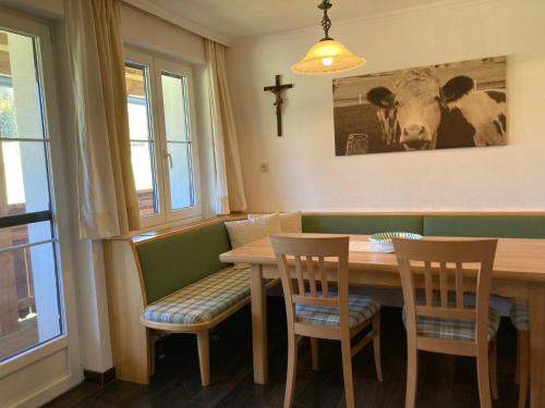 Iekārtas, Knirschenhof in Edlbach
