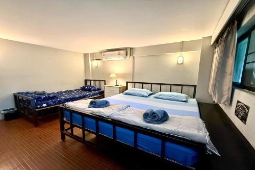 Enjoy House - Hostel Room Type - Triple Room with Shared Bathroom