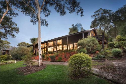 Diskin House Mt Pleasant Rd, Eltham in Eltham