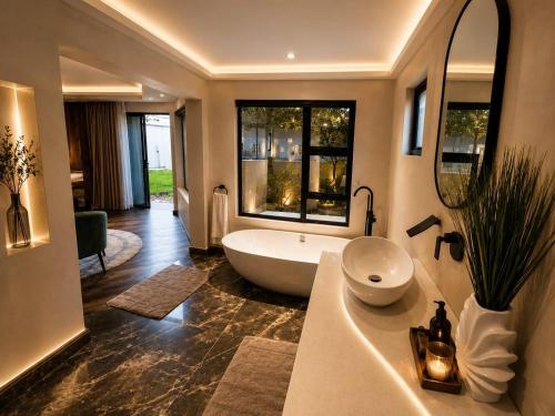 Villa Reis - The Villa of Kings Hotel & Spa Room Type - Comfort King Room
