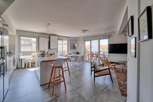 Lovely 4-Bedroom Family Apartment in Central Nice