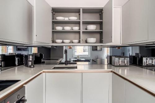 Central London [Oxford St-Fitzrovia] 1Bed Flat - image 4