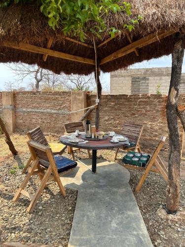 PRIDE LANDS SAFARI LODGE in Mikumi