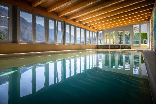 Swimming pool, Residence Al Pescatore in Caldes