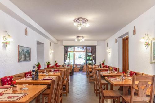 Restaurant, Residence Al Pescatore in Caldes