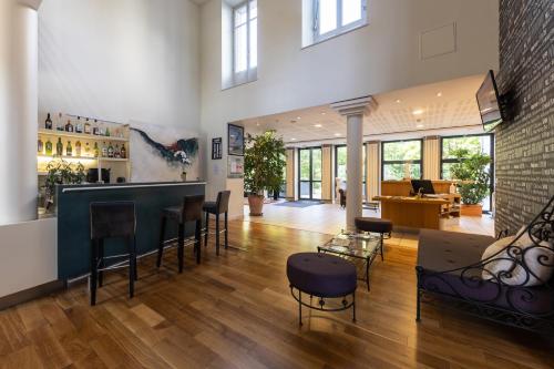 Pub/Lounge, HOTEL CERISE - LES SOURCES Luxeuil-les-Bains in Luxeuil-les-Bains