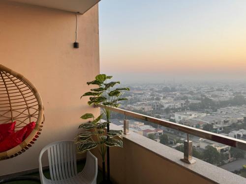 High-Rise PRESIDENTIAL SUITES In Goldcrest Mall & Residency DHA Lahore - image 2