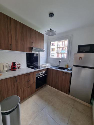 Bright & Cozy One Bedroom appartement close to Paris Balcony & Wi-Fi in Росні-су-Буа
