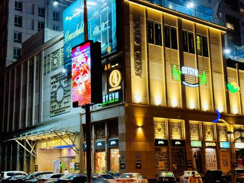 High-Rise PRESIDENTIAL SUITES In Goldcrest Mall & Residency DHA Lahore - image 4