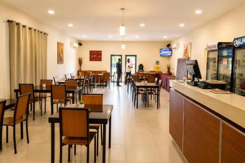 Oprema, Viana Hotel in Luanda