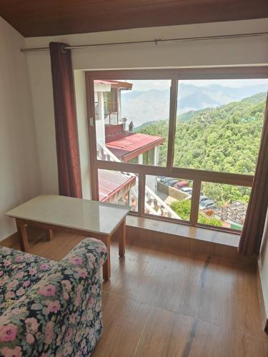 Hotel Himalayan Club in Jhula Ghar