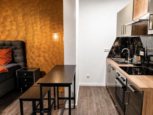 Kitchen, TheLabel Residences Frankfurt - BLACK LABEL STUDIO in Hofheim am Taunus