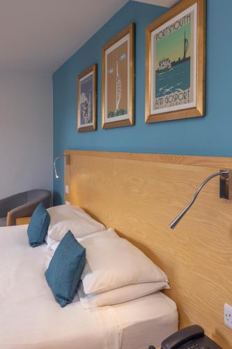 room detail thumbnail 1