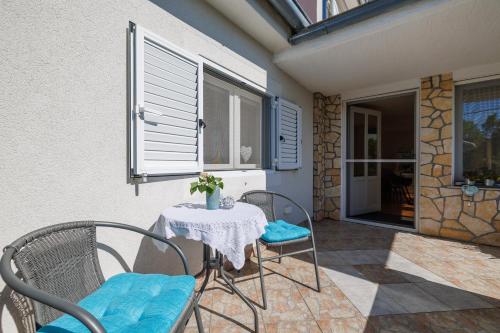 Holiday house Little Oasis Krk - image 5