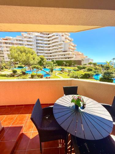 Lovely Sea and Garden View Apartment Benalbeach