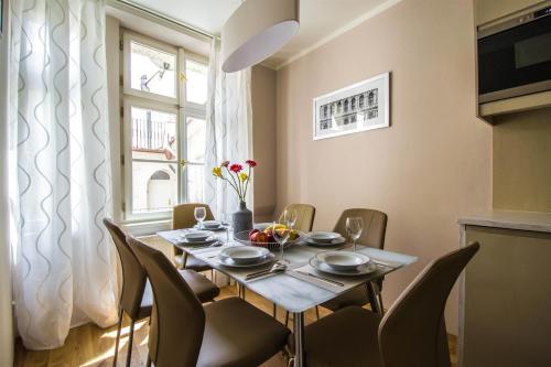 Unique Apartments 250m from the Charles Bridge
