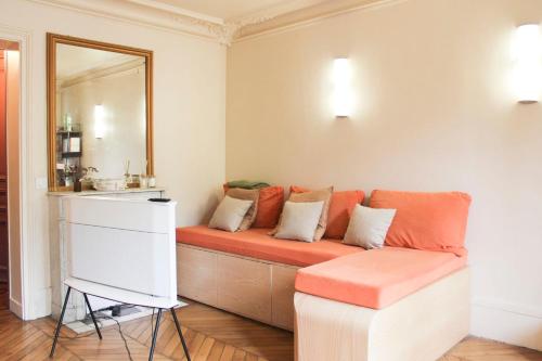Charming apartment with balcony in Paris 11
