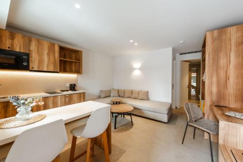 EMERALD Luxury Living - Ελιά
