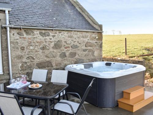 Pezsgőfürdő, Benwells Holiday Cottage in Mintlaw