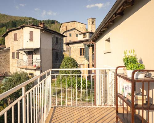Balkons/terase, Villa il Poggiolo - Panorama sulla valle Toscana in San Romano In Garfagnana