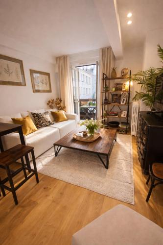 Chic cozy stay steps from Champs-Élysées