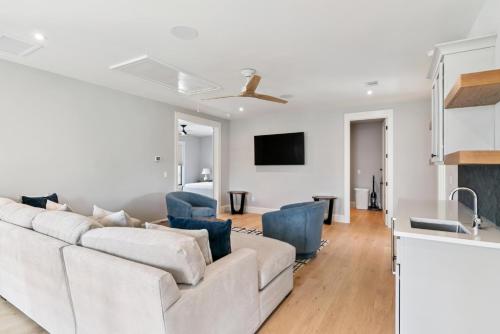 116 Compass Point - image 7