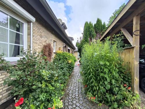 Фасада на хотела, Ferienwohnung Hinz - Gemütliche Unterkunft für 2 Personen mit modernem Bad (Ferienwohnung Hinz - Gemutliche Unterkunft fur 2 Personen mit modernem Bad) in Ellingstedt