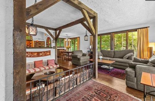 Smugglers Trove a Mountain Adventure Getaway - image 7