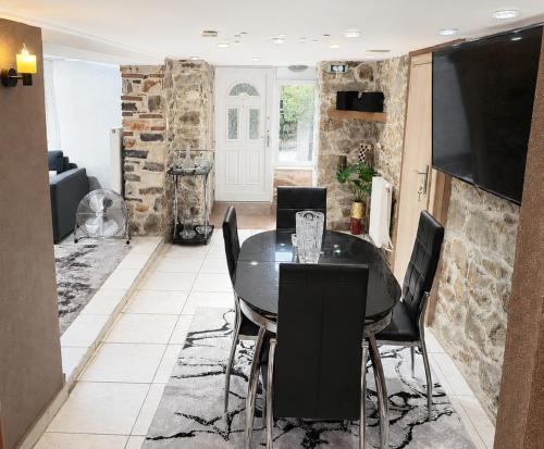 Shared lounge/TV area, Giorgos Suite - Jacuzzi Hideaway in Lydia, Kavala in Lidia