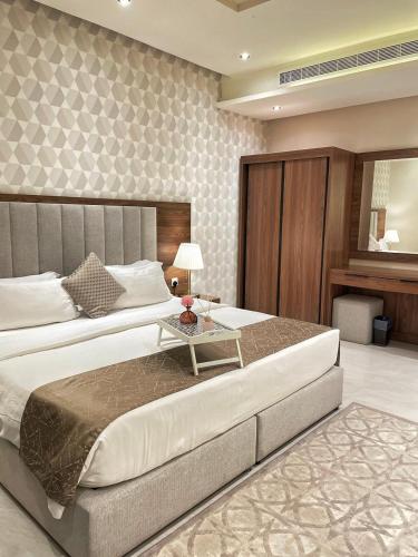 شقق الشرفة للشقق المفروشة -AlSHORFA FURNISHED APARTMENT in الحمراء