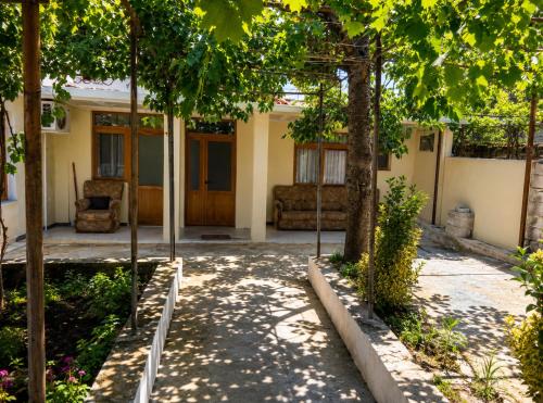 Private Garden House -Central Permet – khách sạn tại Permet