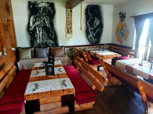 餐廳, Guesthouse ZABORJE in 普盧日內