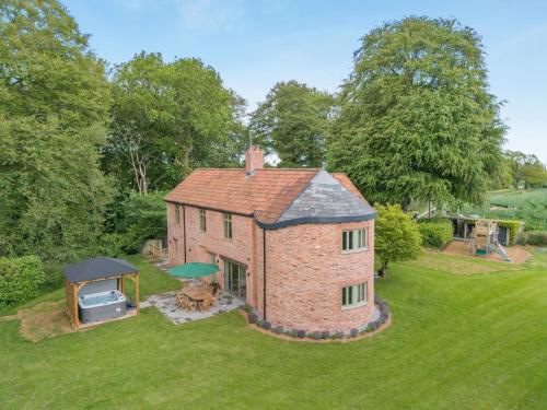 Iekārtas, 4 Bed in Taunton oc-w35167 in West Monkton
