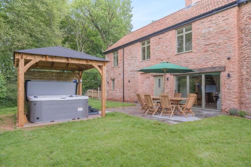 Iekārtas, 4 Bed in Taunton oc-w35167 in West Monkton
