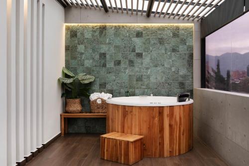 Hotel Black Tower Premium in West (Corporative-Industrial Area)