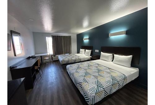 Studio 6 Suites Hesperia, CA – West Main Street – I-15 in هيسبيريا