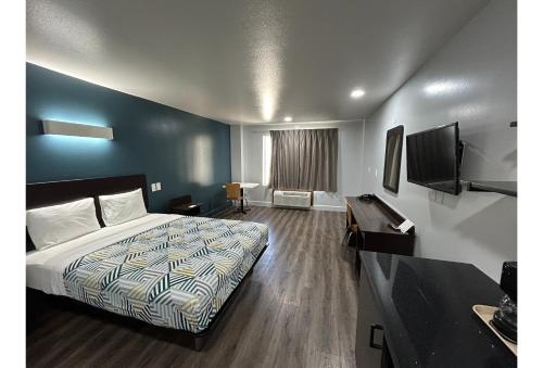 Studio 6 Suites Hesperia, CA – West Main Street – I-15 in Hesperia