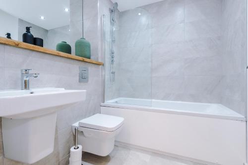 Stylish 2BR City Apartment Free Parking & Terrace, Leeds (Foto 8)