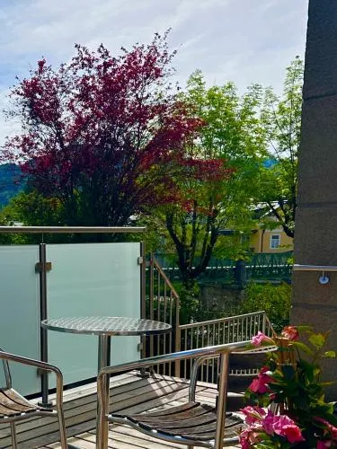 Smaragd, Apartment im Zentrum am Fluss, Balkon in Bad Ischl, Österreich