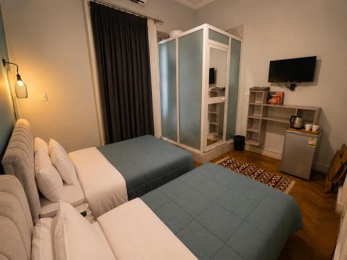 Cheers Hostel Cairo Room Type - Deluxe Double or Twin Room with Balcony