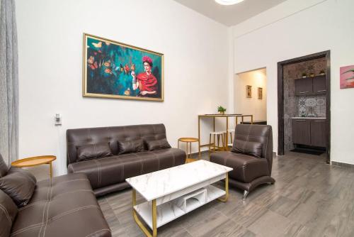 Elegant Historic 2BR with Quiet Patio Walk to Zocalo