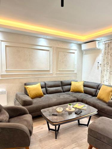 Apartment Sofia - Modern 2-Bedroom Retreat Near Kotor Old Town