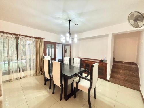 Elegant Comfort Villa Stay in เกาะรูบอนโด