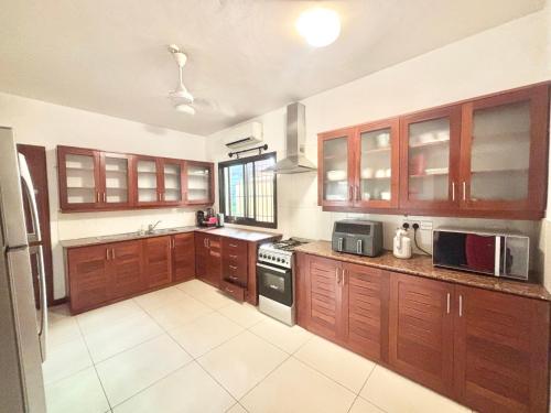 Elegant Comfort Villa Stay in เกาะรูบอนโด