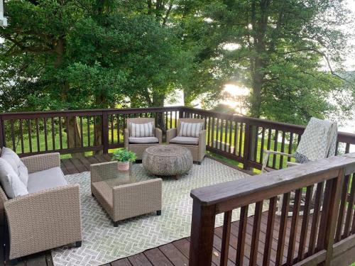 Riverfront Carriage House Cottage in Warsaw KY Apartment - image 11