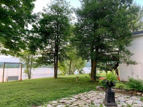 Riverfront Carriage House Cottage in Warsaw KY Apartment - image 7